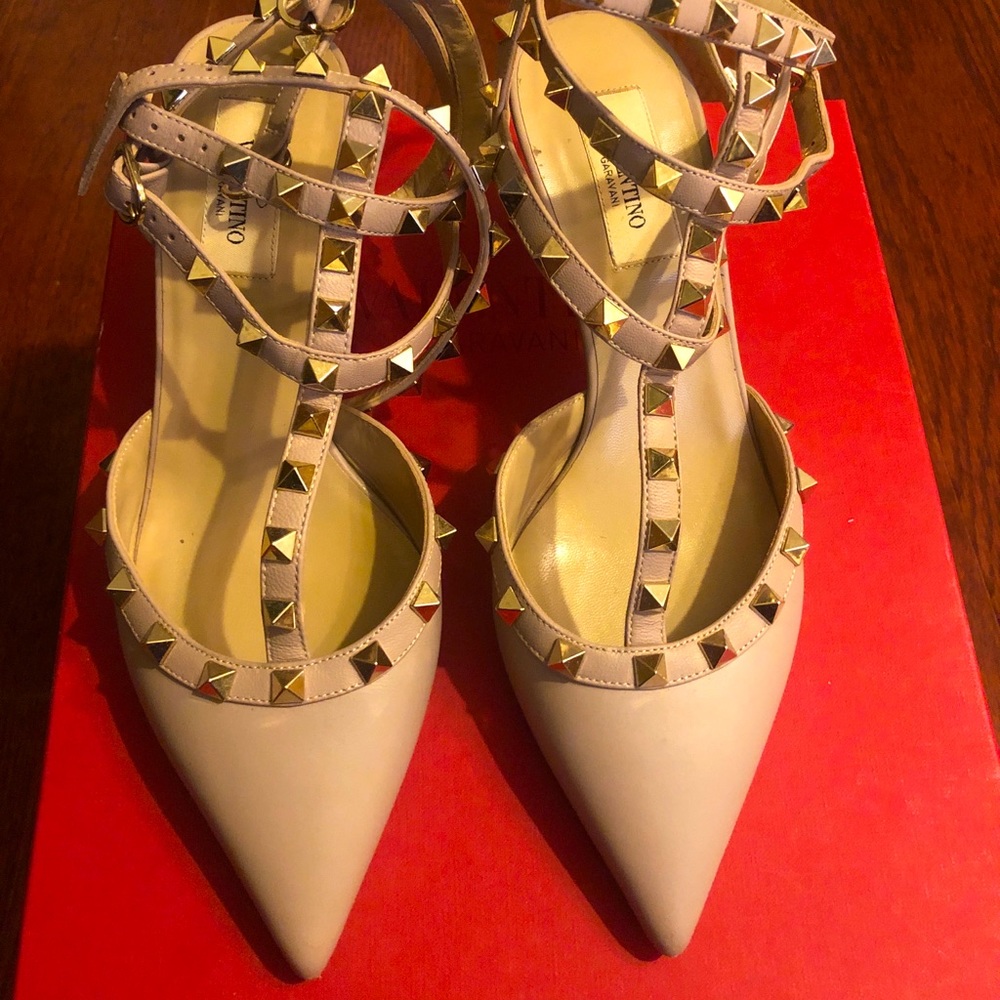 Valentino Beige Rockstud Pointed Toe Heels